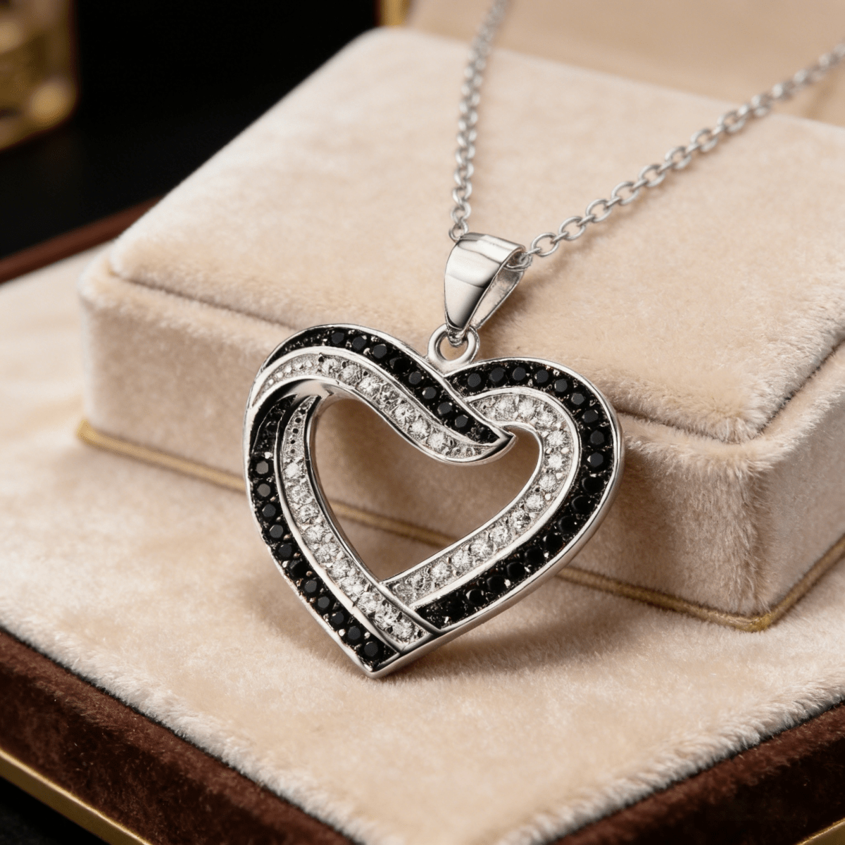 Women Elegant Heart Beaded Necklace Black White Pendant Silvery Chain Jewelry