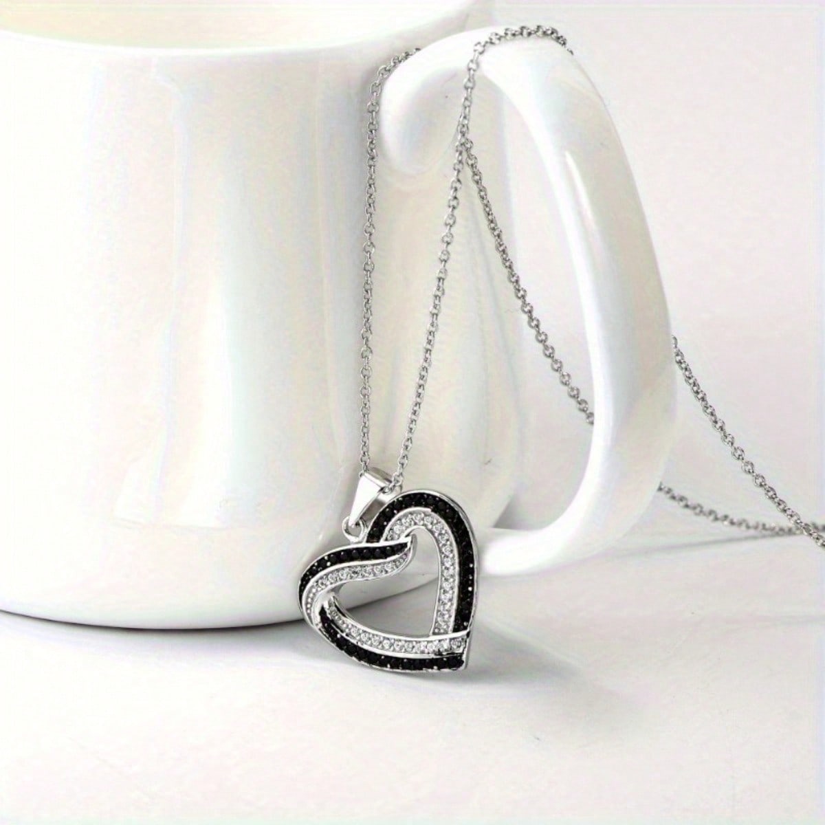 Women Elegant Heart Beaded Necklace Black White Pendant Silvery Chain Jewelry